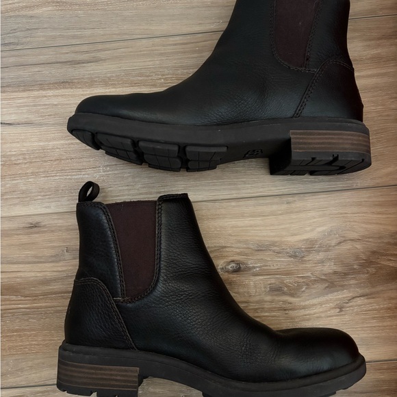 Chelsea style UGG leather boots - Picture 5 of 6